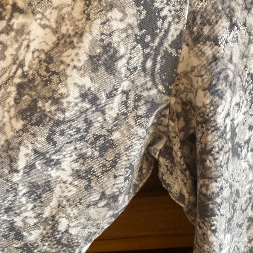 Ruby Rd. Gray and White Patterned Top - Picture 6 of 13